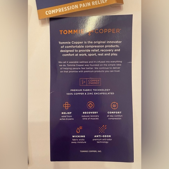 Tommie Copper Infrared Compression Fingerless Gloves and Wrists - Black Large - Picture 13 of 16